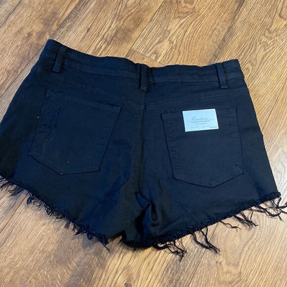 KANCAN ESTILO JET BLACK DESTROYED RAW HEM DENIM SHORTS W13/30 NWT - Picture 6 of 15